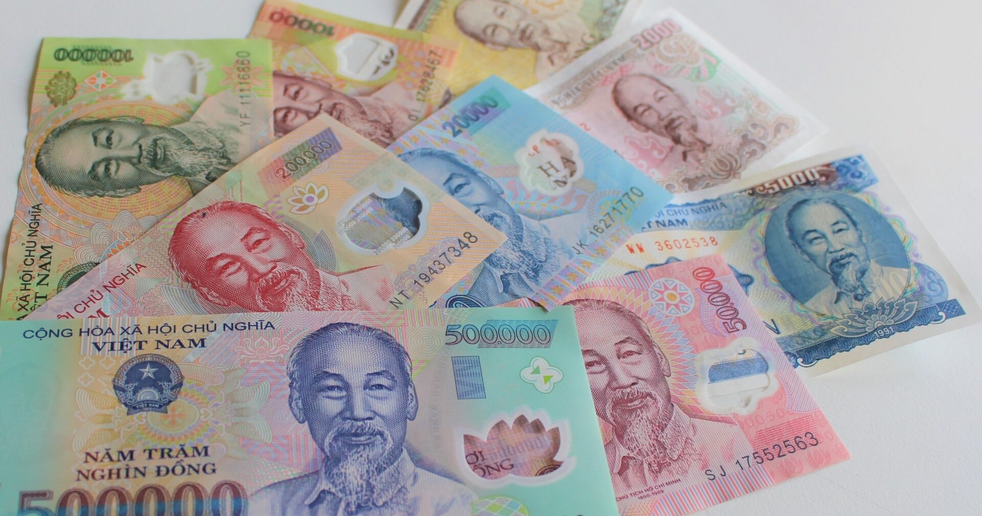 2024年版】ベトナム両替の完全ガイド！レートや手数料、おすすめの両替所を解説 | VietScout（ベトスカウト）